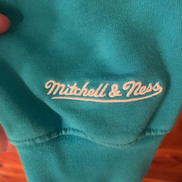 Mitchell N Ness Hornets Crewneck Sweater - Picture 6 of 6